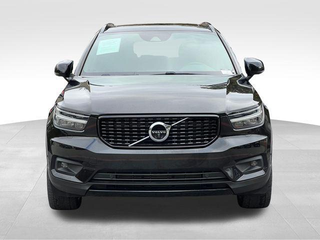 used 2021 Volvo XC40 car, priced at $25,999