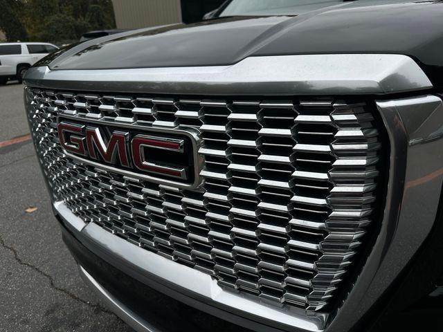 used 2022 GMC Yukon XL car, priced at $52,900