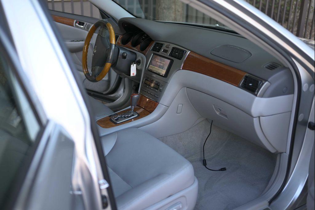 used 2005 Lexus ES 330 car, priced at $8,888