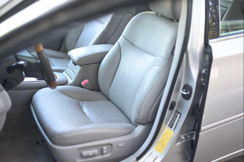 used 2005 Lexus ES 330 car, priced at $8,888