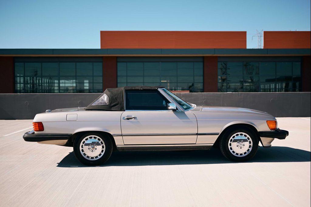 used 1988 Mercedes-Benz 560 car, priced at $23,888