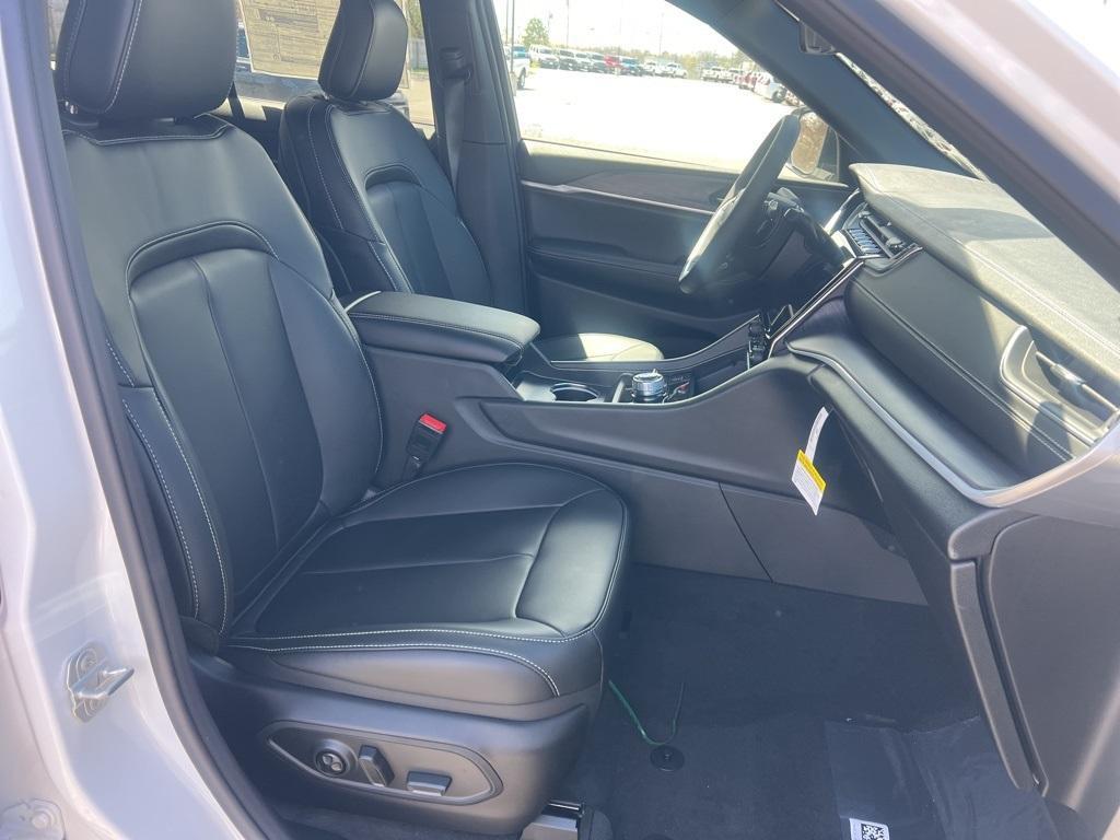 new 2025 Jeep Grand Cherokee car, priced at $46,429