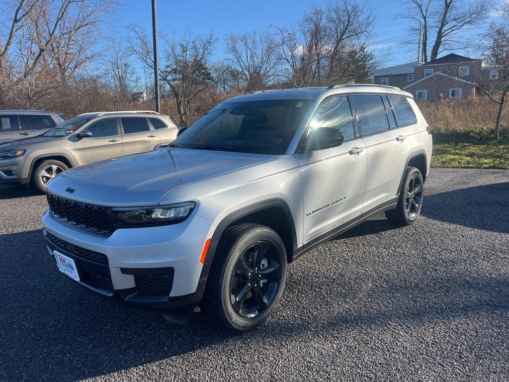 new 2025 Jeep Grand Cherokee L car, priced at $49,675