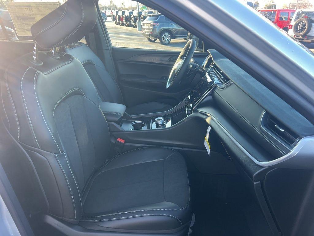 new 2025 Jeep Grand Cherokee L car, priced at $46,158