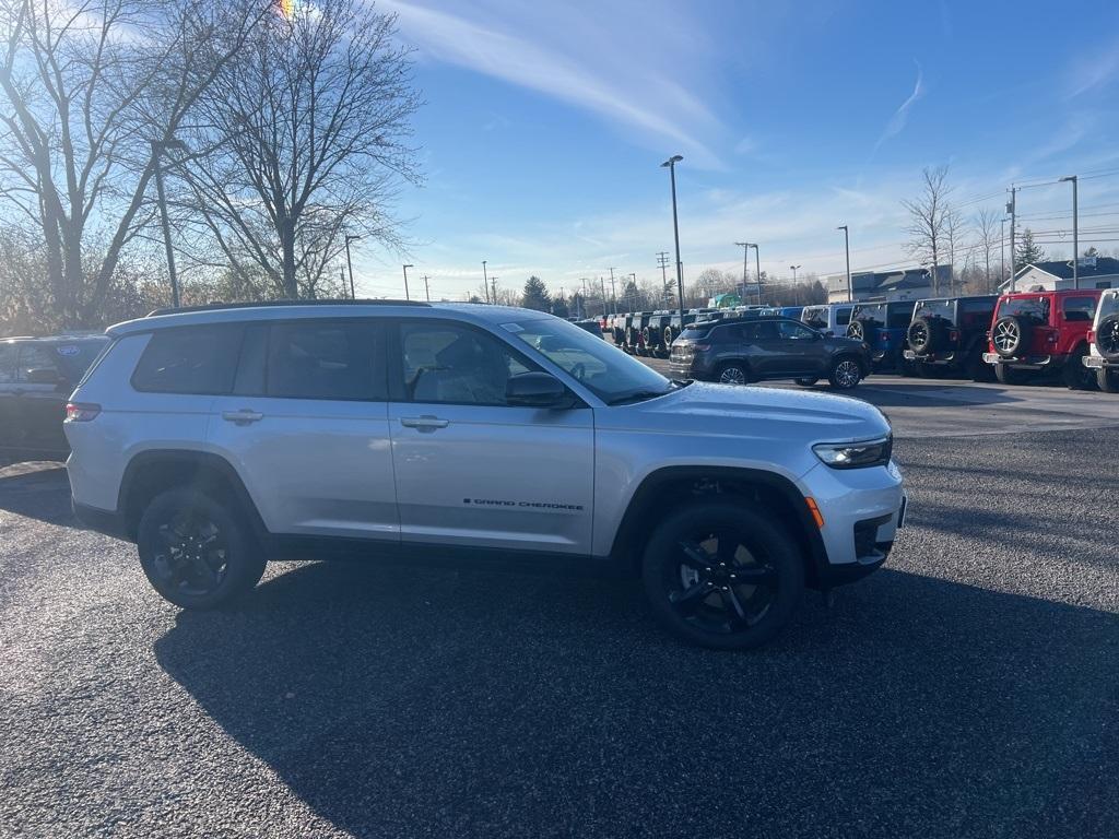 new 2025 Jeep Grand Cherokee L car, priced at $49,675