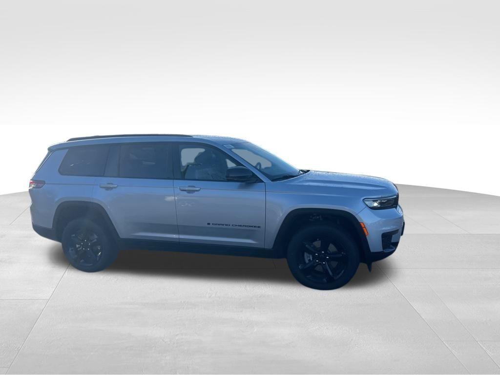 new 2025 Jeep Grand Cherokee L car, priced at $46,158