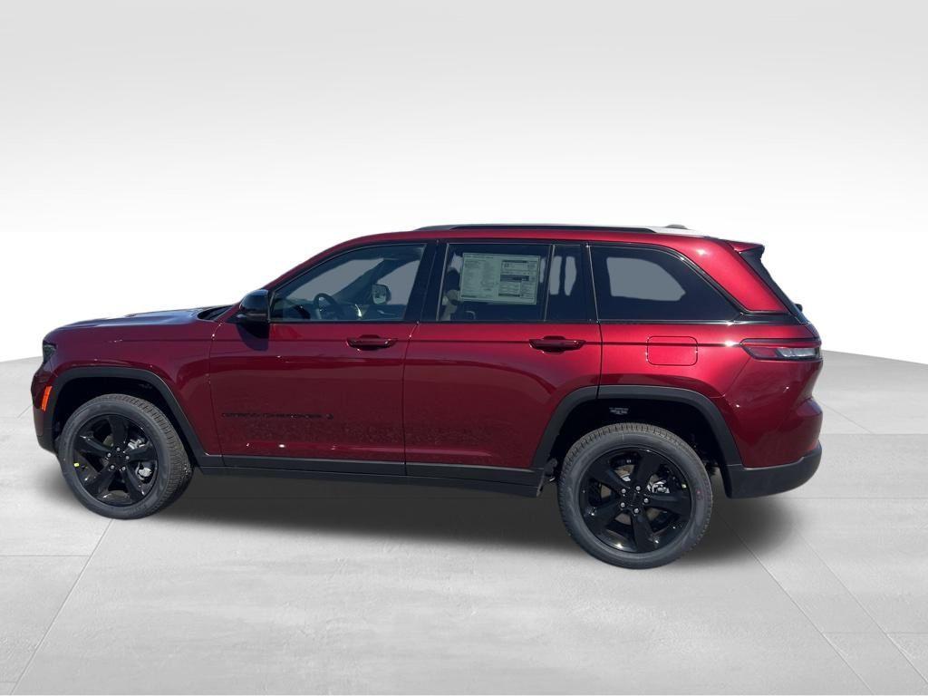 new 2025 Jeep Grand Cherokee car, priced at $49,088