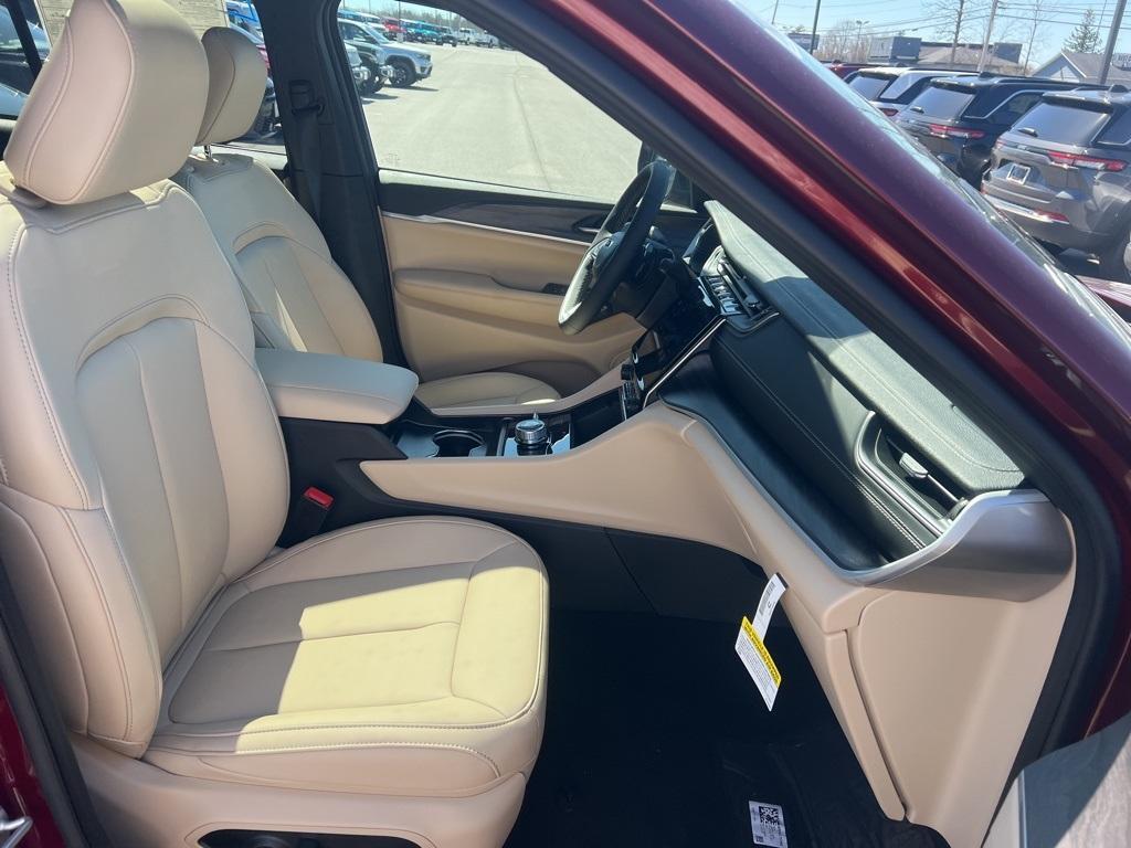 new 2025 Jeep Grand Cherokee car, priced at $49,088