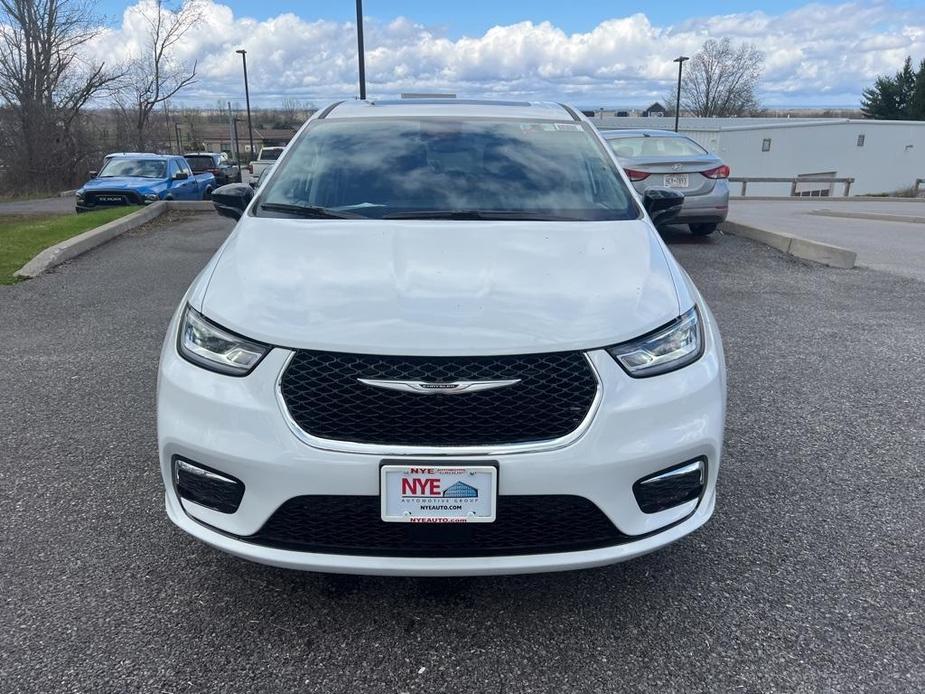 new 2024 Chrysler Pacifica car, priced at $47,620