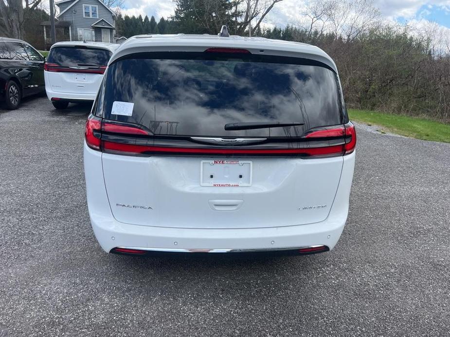 new 2024 Chrysler Pacifica car, priced at $47,620