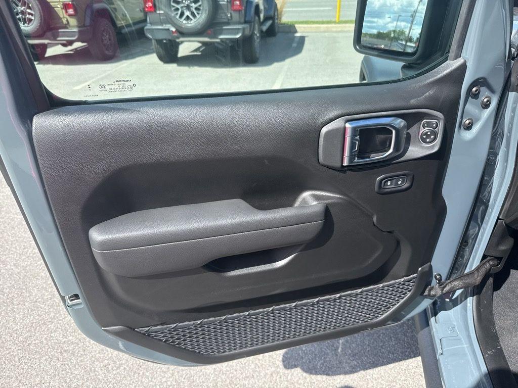 new 2025 Jeep Wrangler car, priced at $57,865