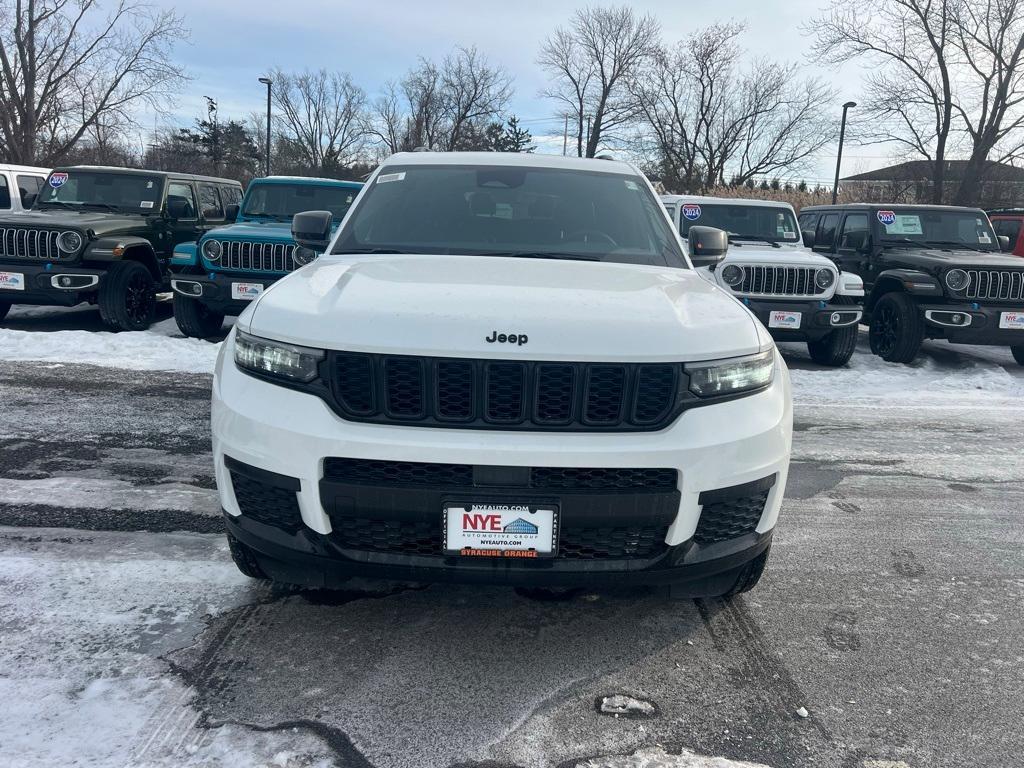 new 2025 Jeep Grand Cherokee car, priced at $38,330