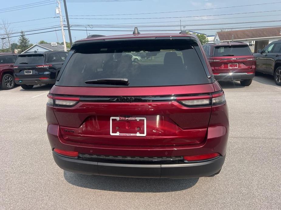 new 2024 Jeep Grand Cherokee car, priced at $46,025