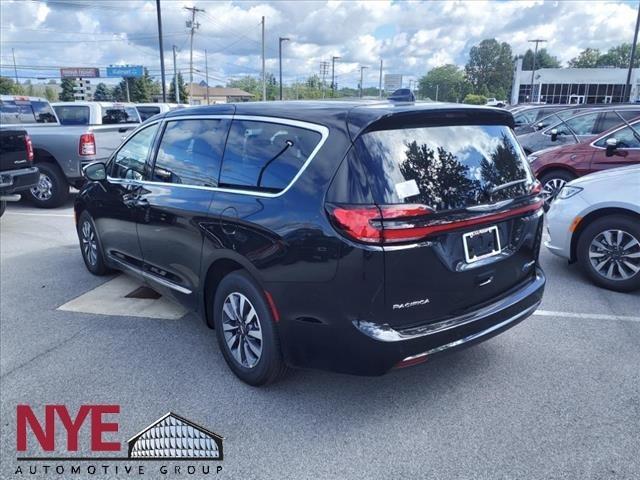 new 2023 Chrysler Pacifica Hybrid car, priced at $44,497