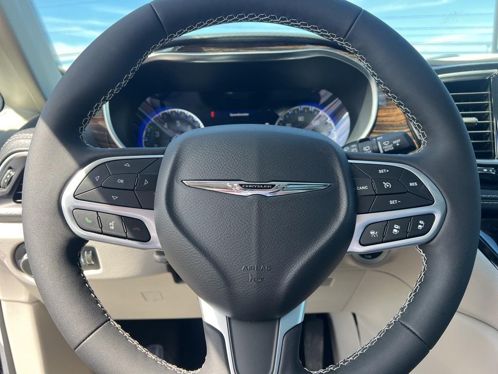 new 2024 Chrysler Pacifica car, priced at $43,037