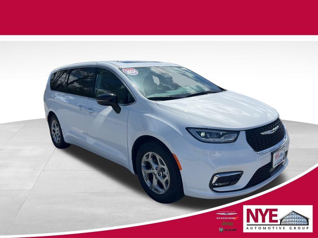 new 2024 Chrysler Pacifica car, priced at $44,250
