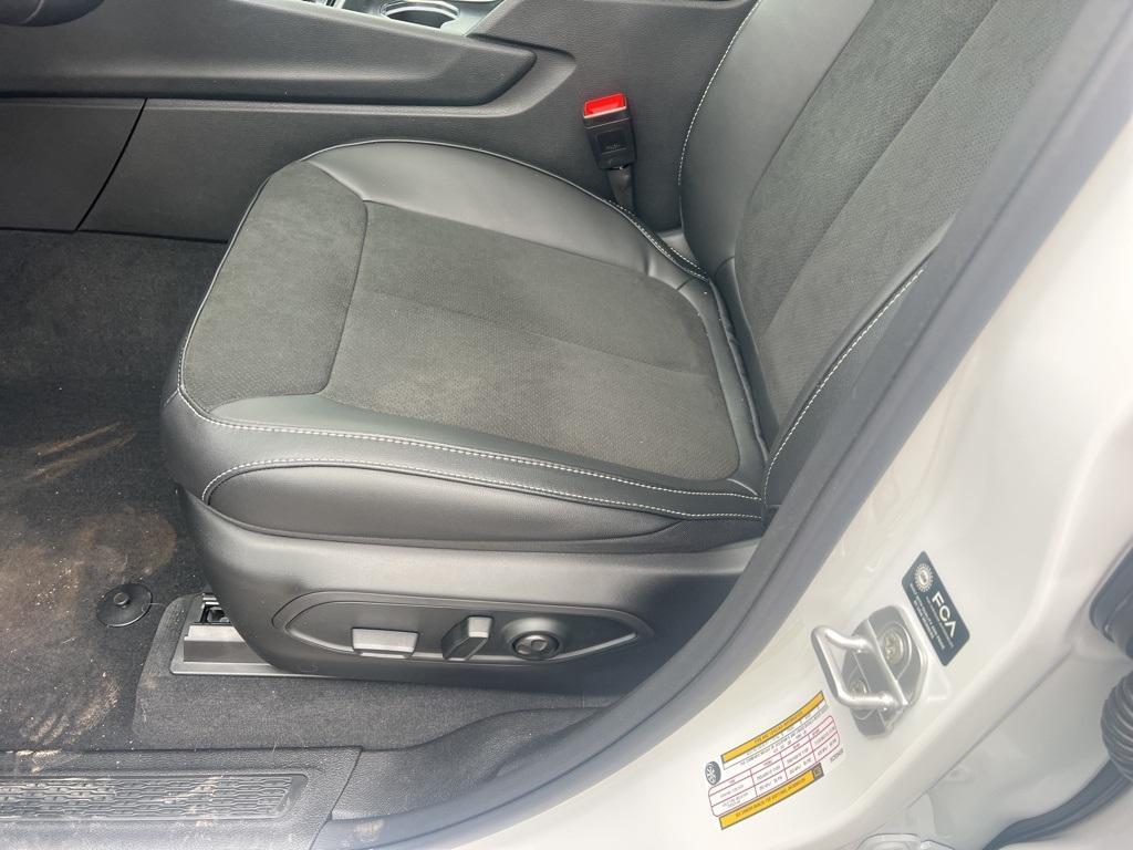 new 2025 Jeep Grand Cherokee car, priced at $43,635