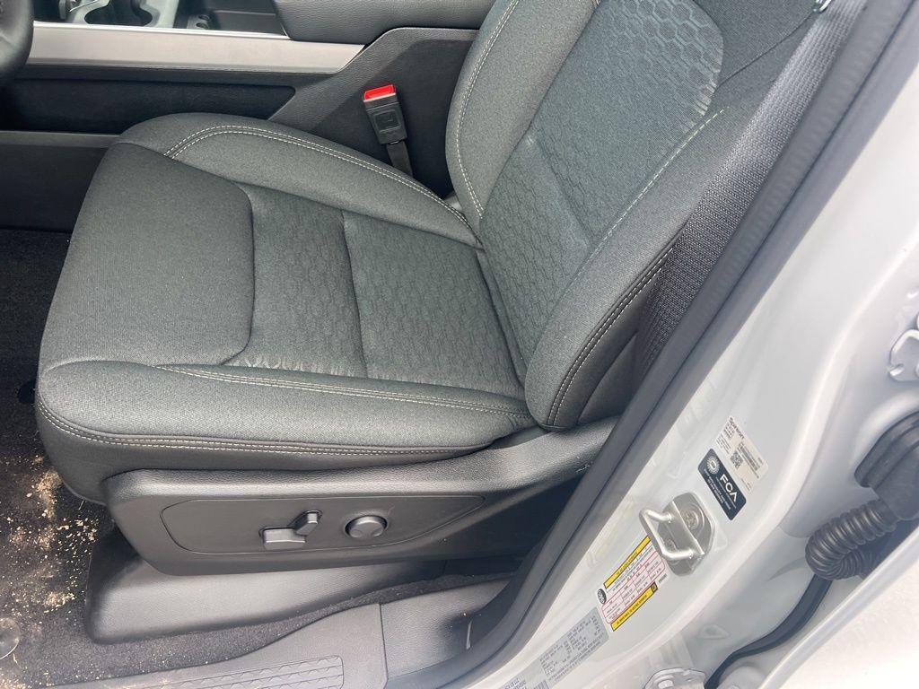 new 2025 Ram 1500 car, priced at $54,556