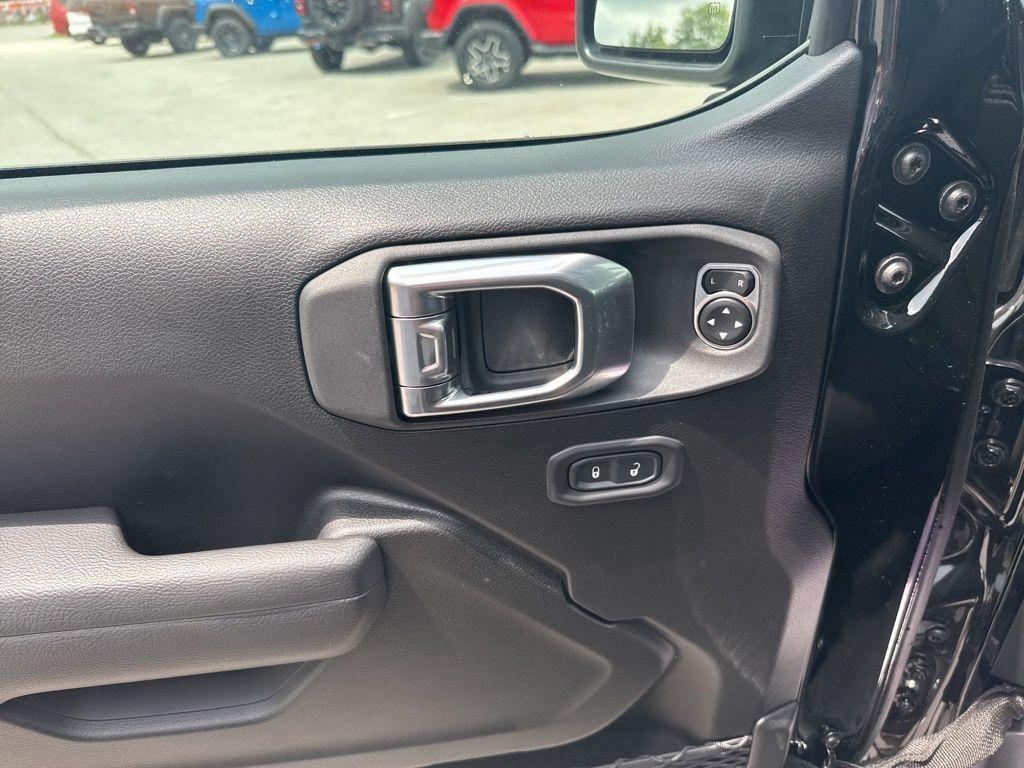 new 2025 Jeep Wrangler car, priced at $48,602