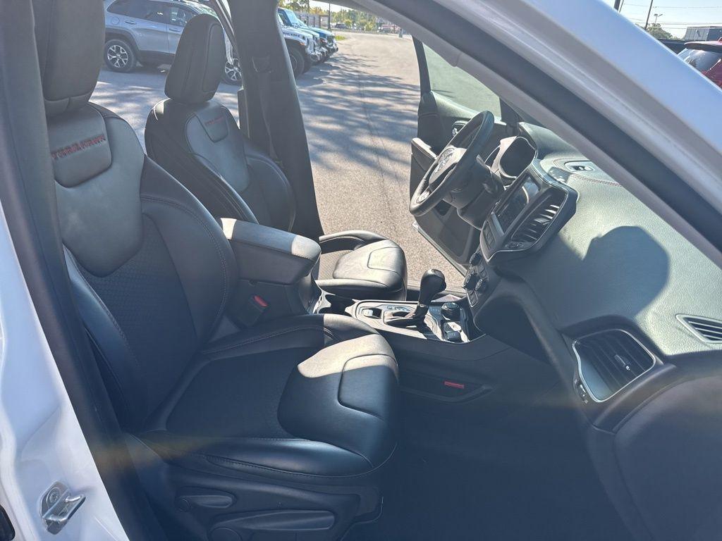 used 2022 Jeep Cherokee car, priced at $26,295