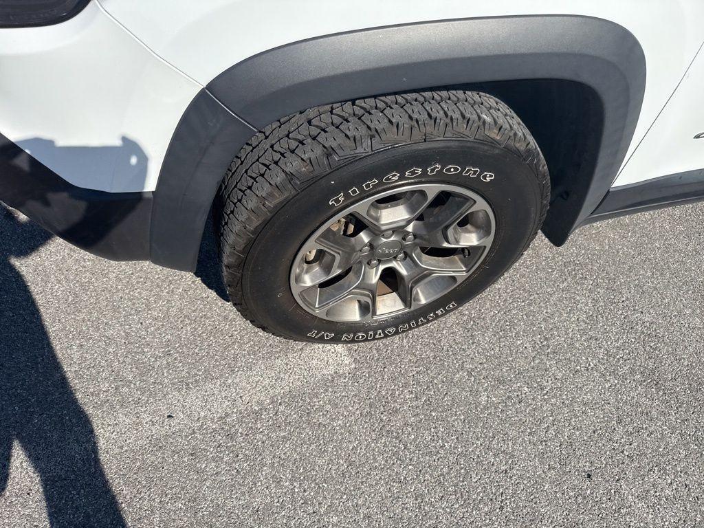 used 2022 Jeep Cherokee car, priced at $26,295