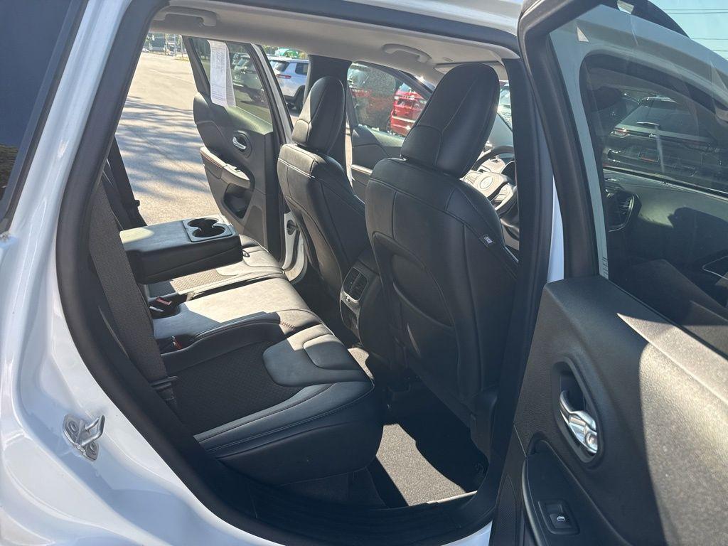 used 2022 Jeep Cherokee car, priced at $26,295