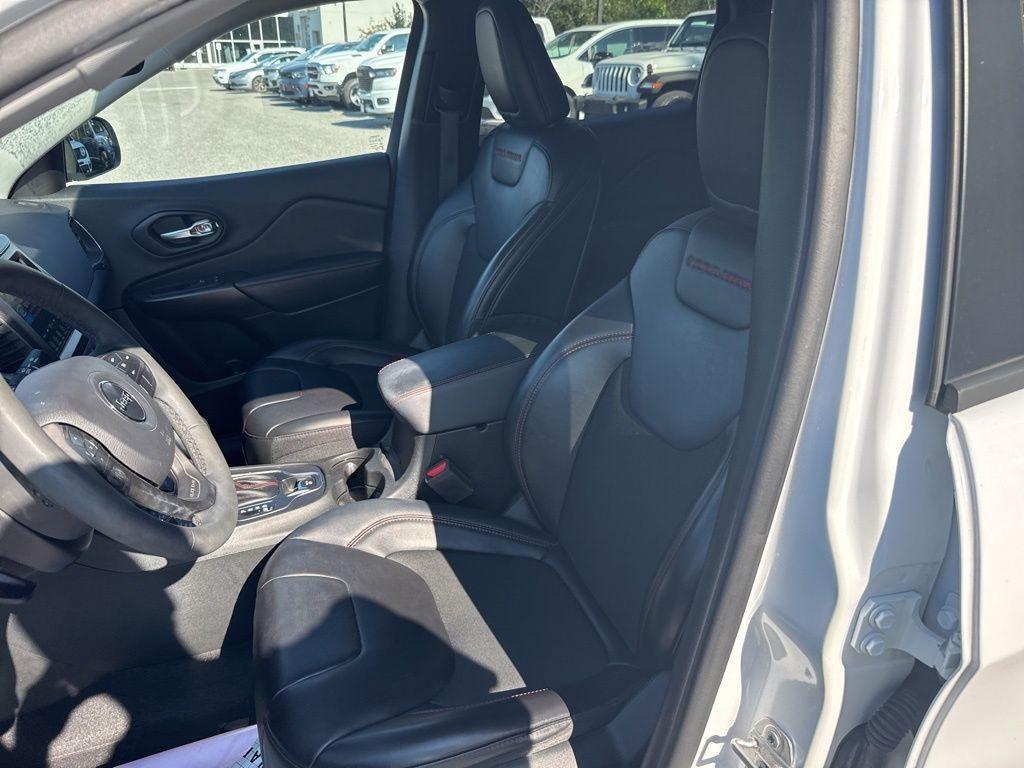 used 2022 Jeep Cherokee car, priced at $26,295