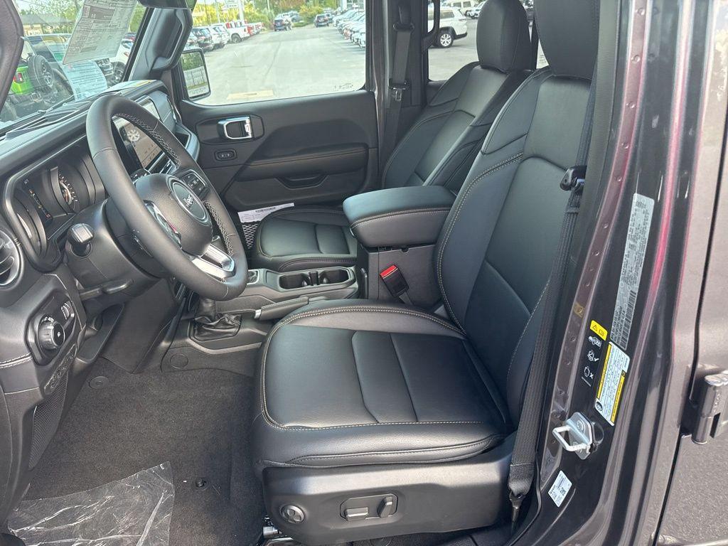 new 2025 Jeep Wrangler car, priced at $61,500