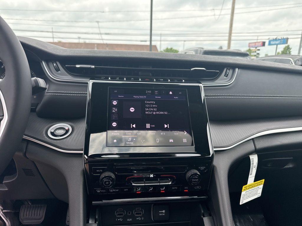 new 2025 Jeep Grand Cherokee car