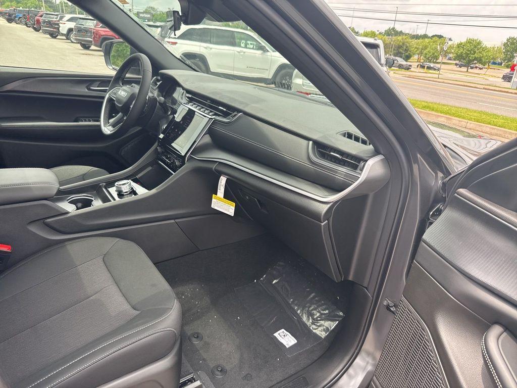 new 2025 Jeep Grand Cherokee car