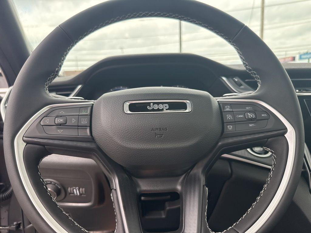 new 2025 Jeep Grand Cherokee car