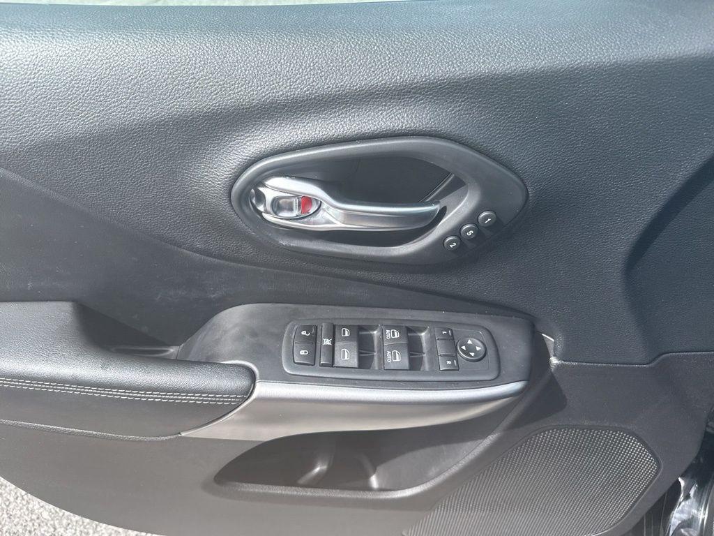 new 2020 Jeep Cherokee car, priced at $16,995