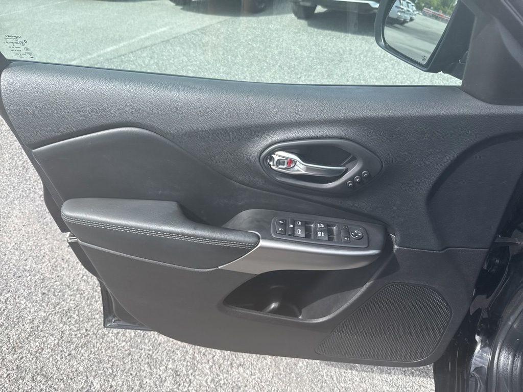 new 2020 Jeep Cherokee car, priced at $16,995