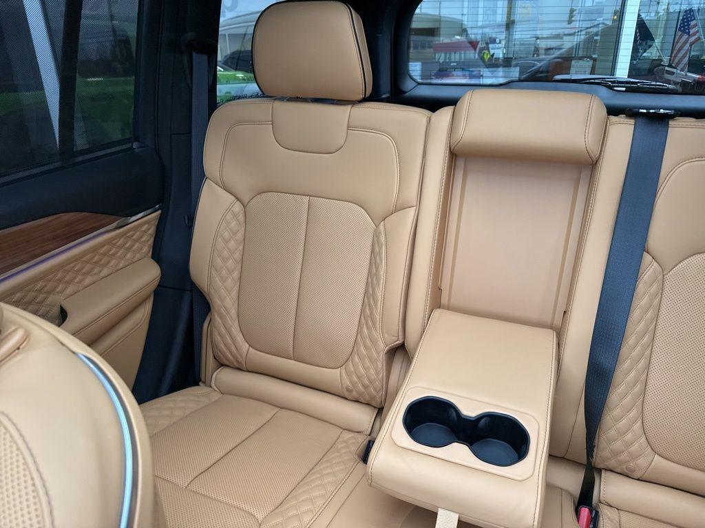 new 2025 Jeep Grand Cherokee car, priced at $66,955