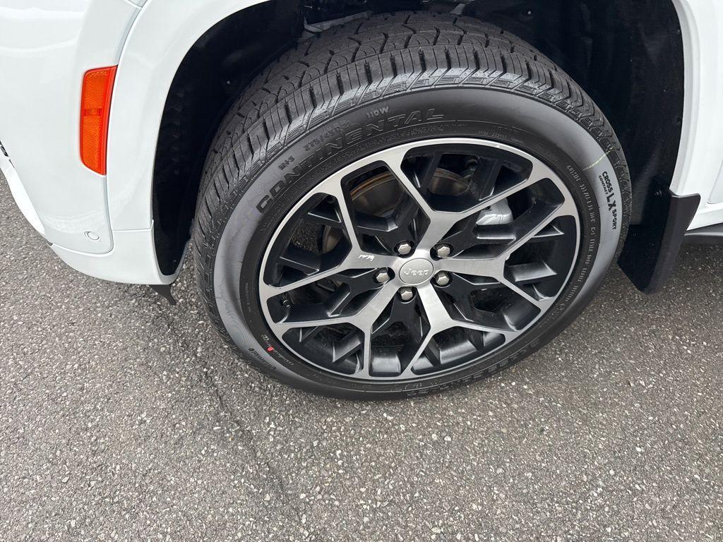 new 2025 Jeep Grand Cherokee car, priced at $66,955