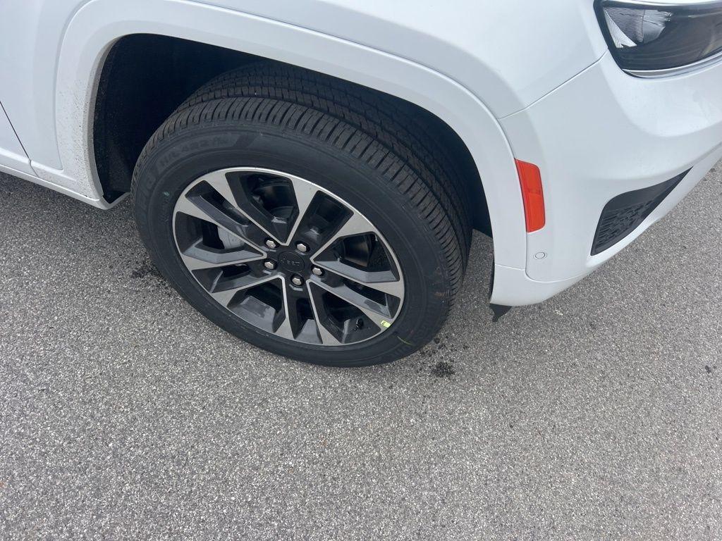 new 2025 Jeep Grand Cherokee car, priced at $55,164