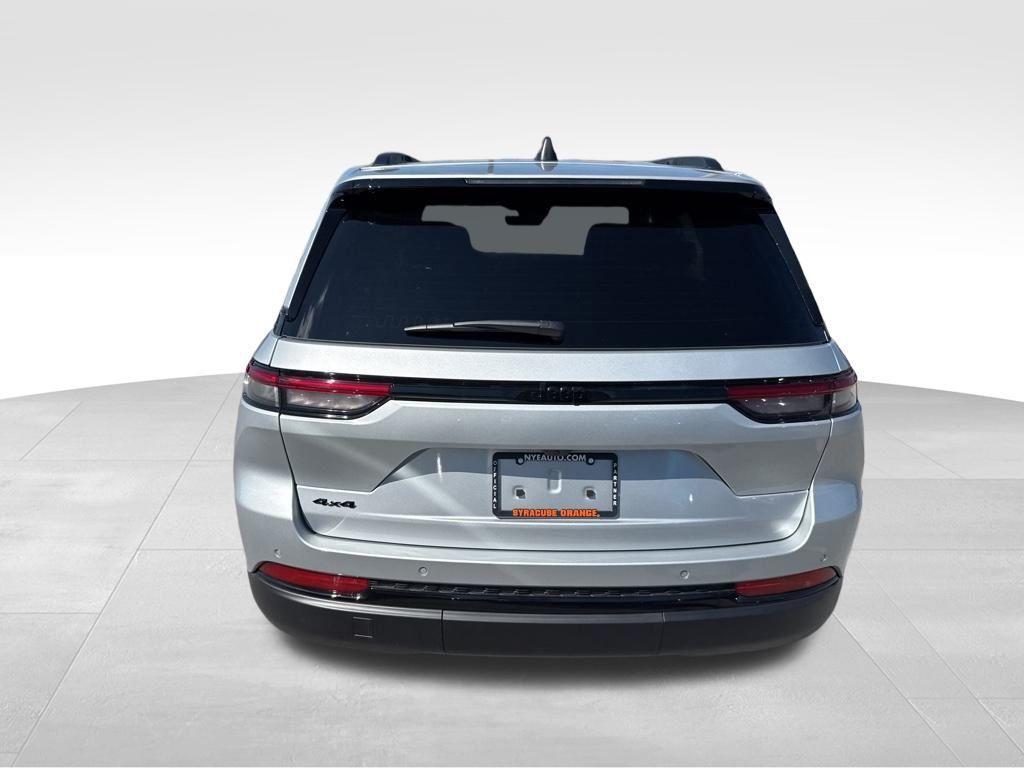 new 2025 Jeep Grand Cherokee car, priced at $43,582