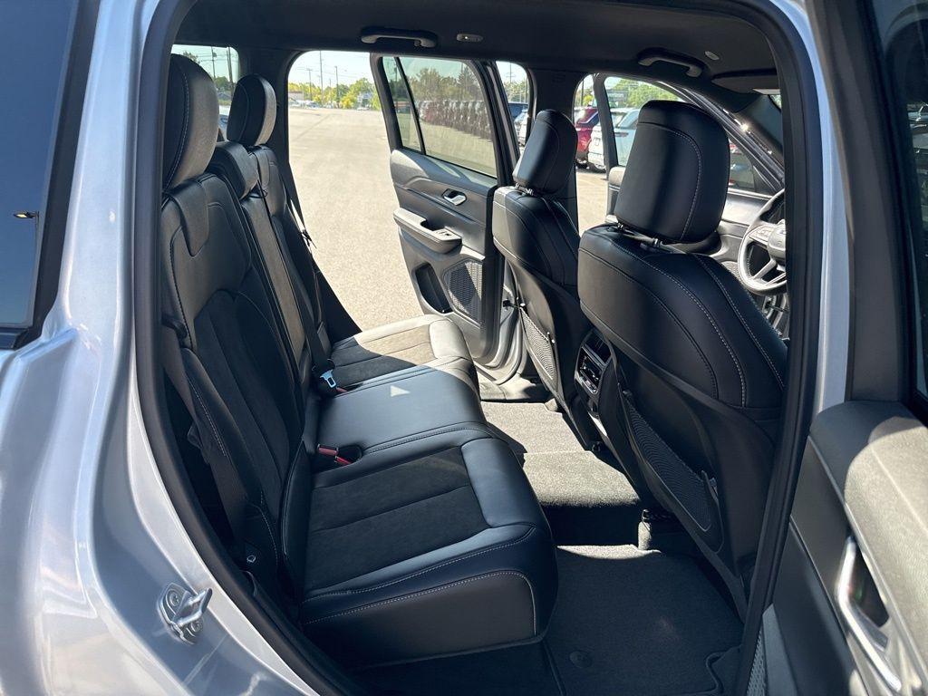 new 2025 Jeep Grand Cherokee car, priced at $43,582