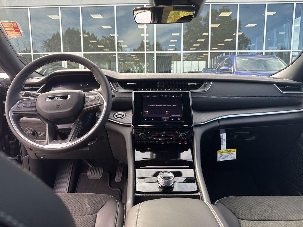 new 2025 Jeep Grand Cherokee car