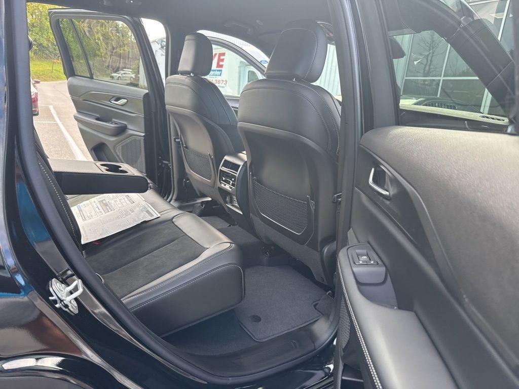 new 2025 Jeep Grand Cherokee car