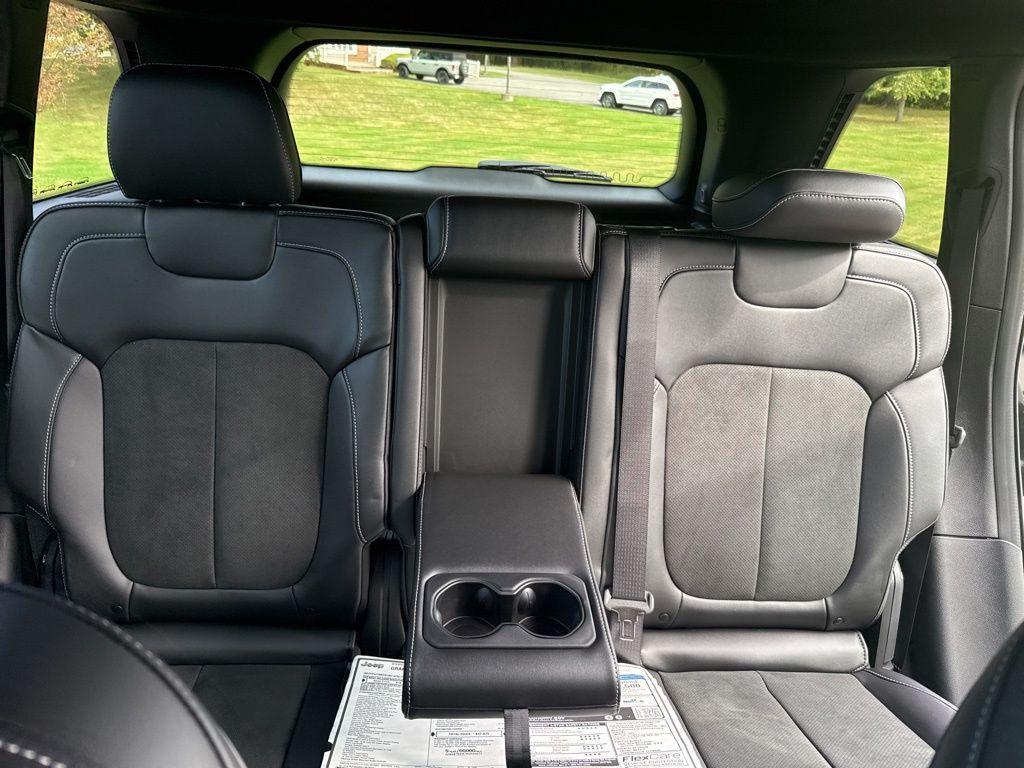 new 2025 Jeep Grand Cherokee car