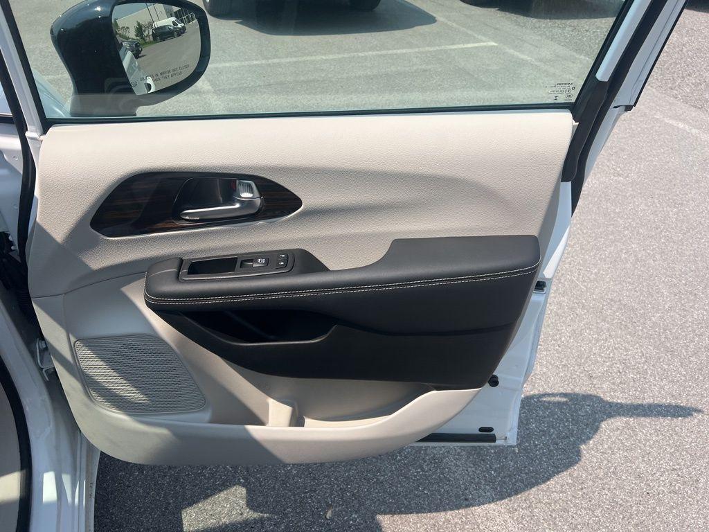 used 2024 Chrysler Pacifica car, priced at $43,500