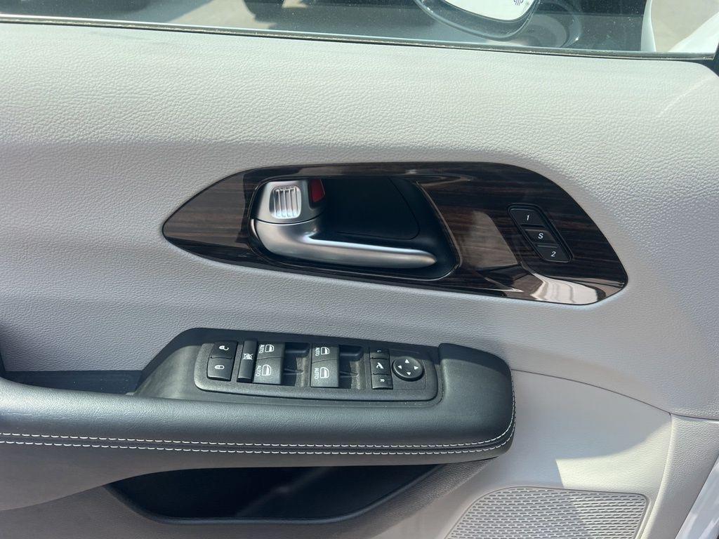 used 2024 Chrysler Pacifica car, priced at $43,500
