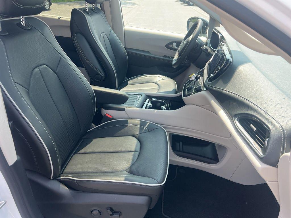 used 2024 Chrysler Pacifica car, priced at $43,500