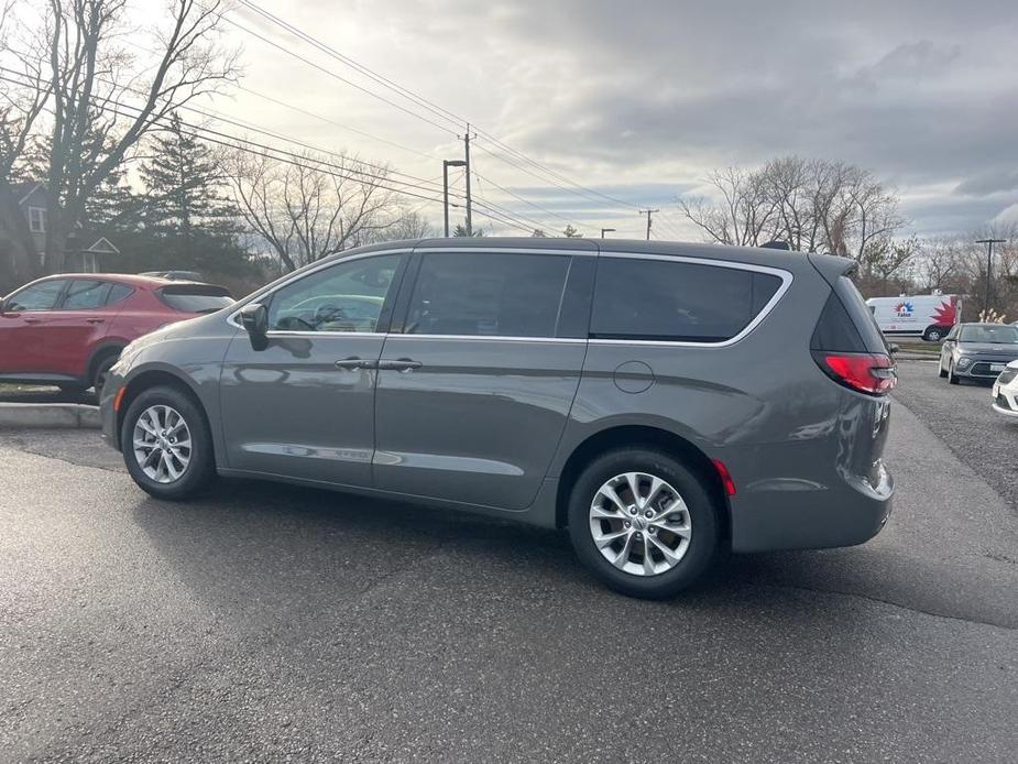 new 2025 Chrysler Pacifica car, priced at $44,635