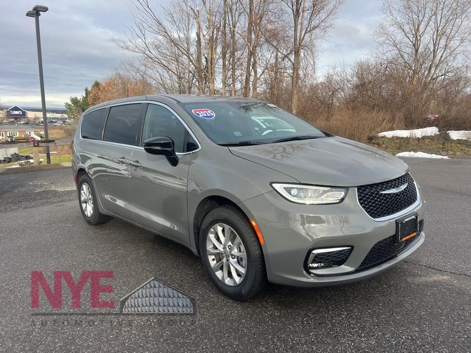 new 2025 Chrysler Pacifica car, priced at $44,635