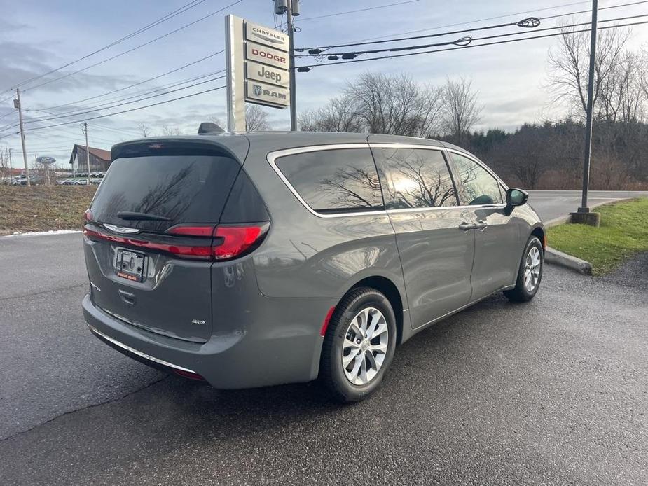 new 2025 Chrysler Pacifica car, priced at $44,635