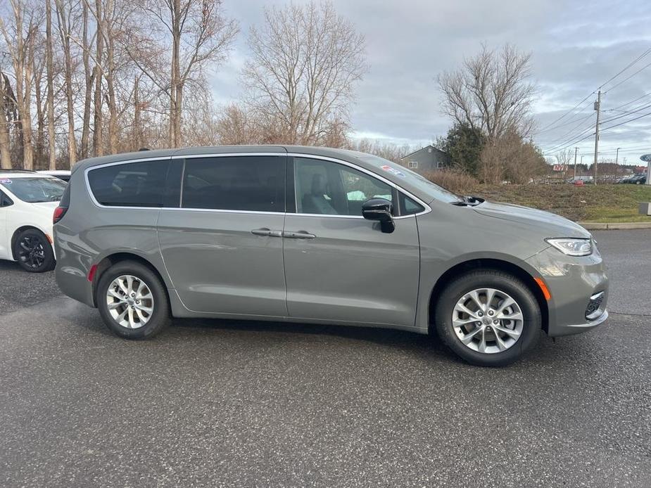 new 2025 Chrysler Pacifica car, priced at $44,635