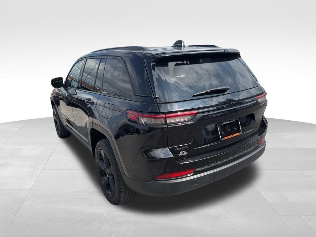 used 2022 Jeep Grand Cherokee car, priced at $29,750