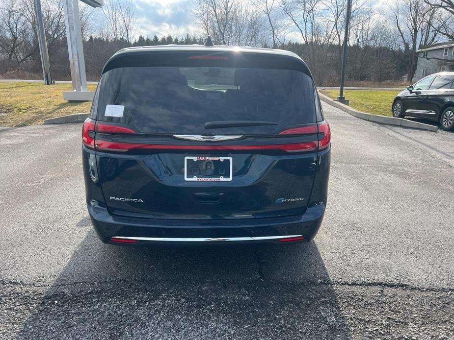 new 2023 Chrysler Pacifica Hybrid car, priced at $42,667